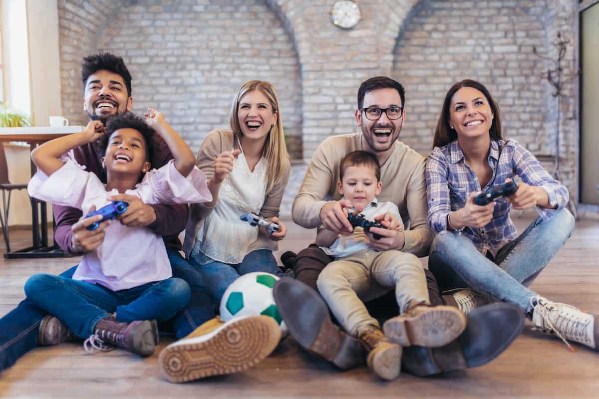 I benefici del videogiocare in famiglia